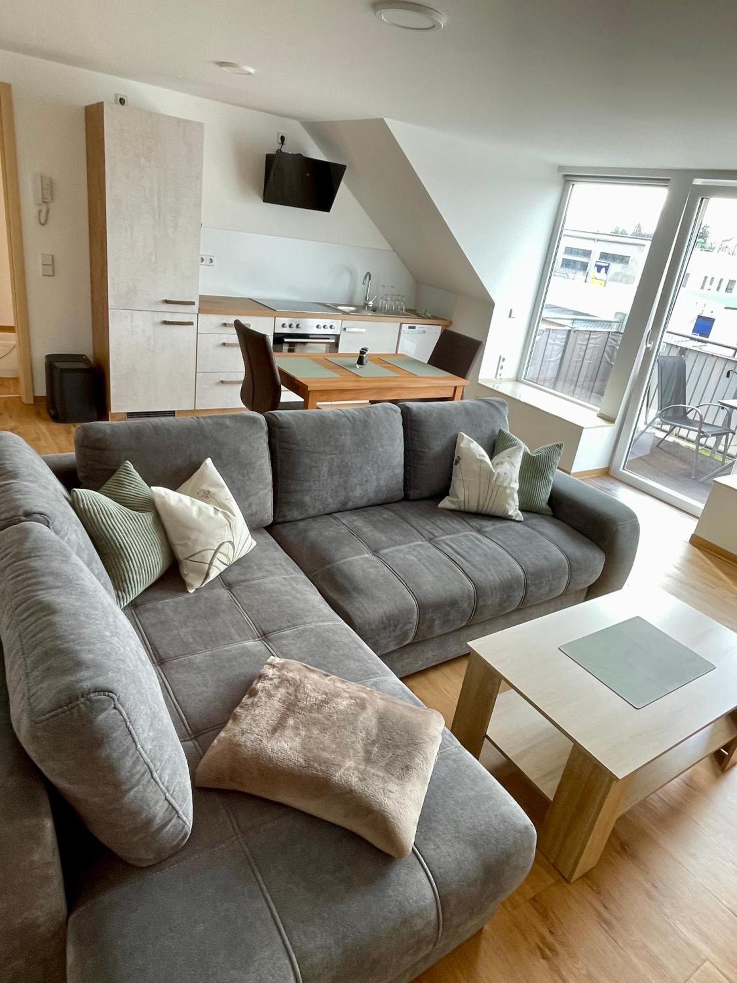 Stadtoase Geraeumige Gaestewohnungen Mit Balkon, Komfort, Modernitaet Und Ruhe, Fuer Monteure Geeignet, Free Wifi Frankenberg Екстериор снимка